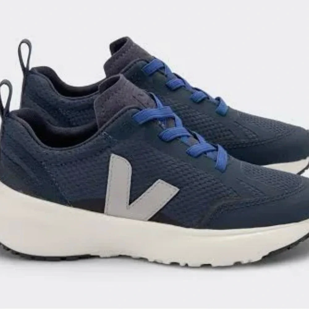 NWT Veja Kids Canary Navy Blue Sneakers - Size US 2 / EUR 33 - Picture 1 of 3